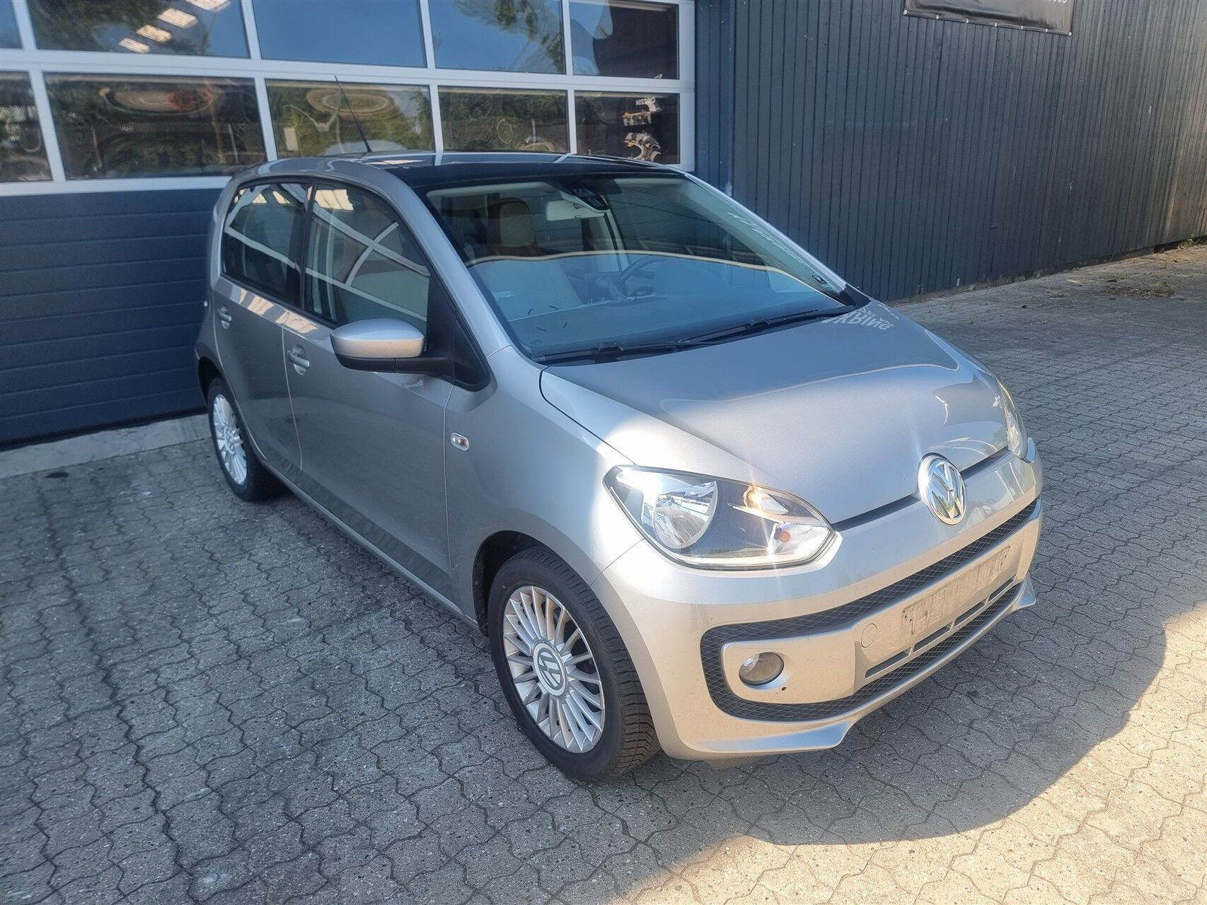 Sølv VW up fra 2013