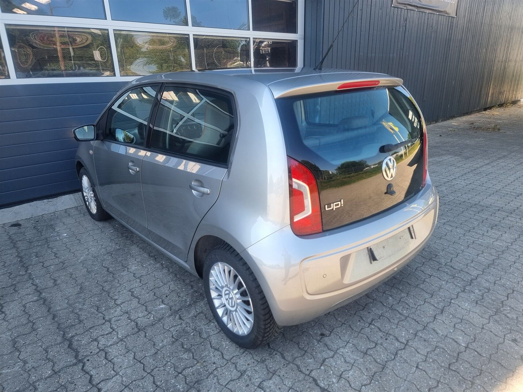 Sølv VW up fra 2013