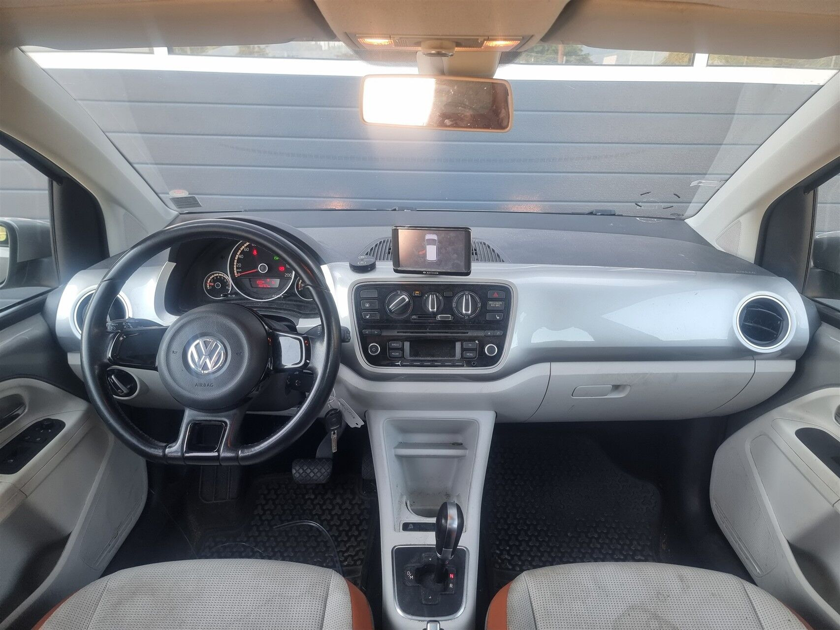 Sølv VW up fra 2013