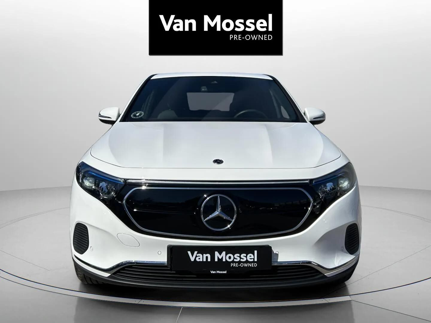 Hvid Mercedes EQA 250 fra 2023