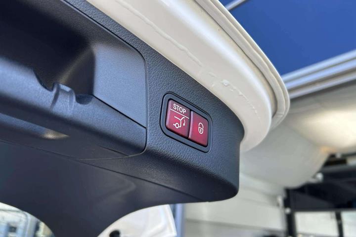 Hvid Mercedes EQA 250 fra 2023