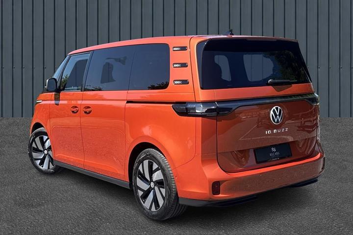 Orange VW ID.Buzz fra 2024