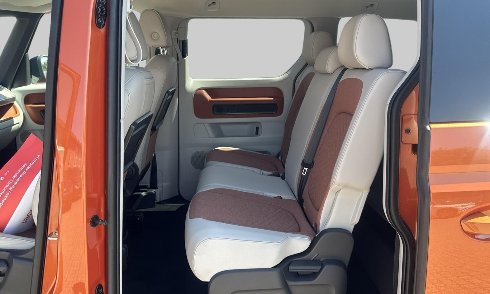 Orange VW ID.Buzz fra 2024