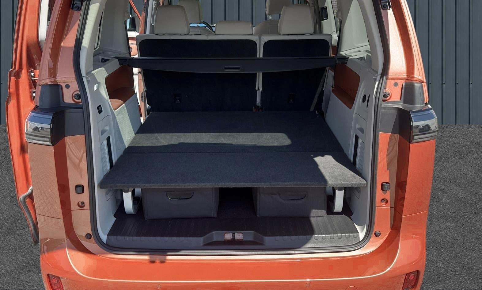 Orange VW ID.Buzz fra 2024