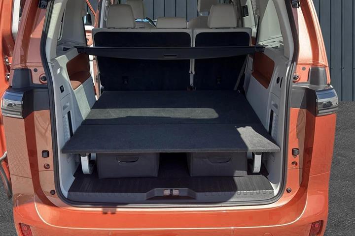 Orange VW ID.Buzz fra 2024