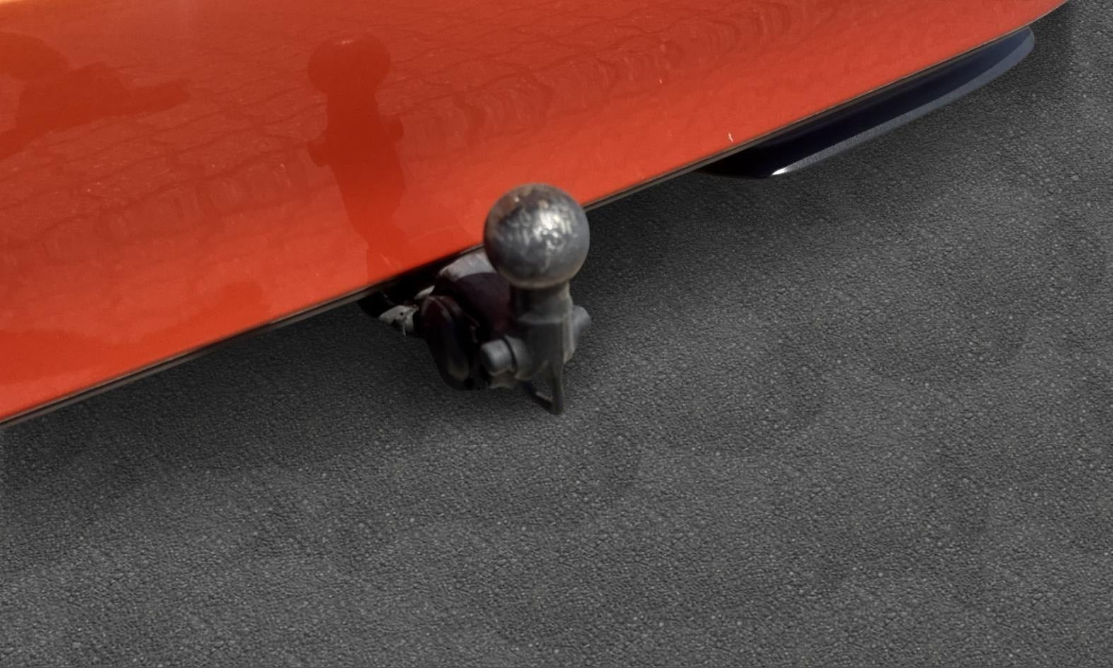 Orange VW ID.Buzz fra 2024