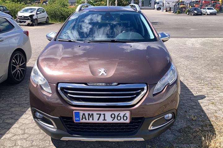 Brun Peugeot 2008 fra 2014