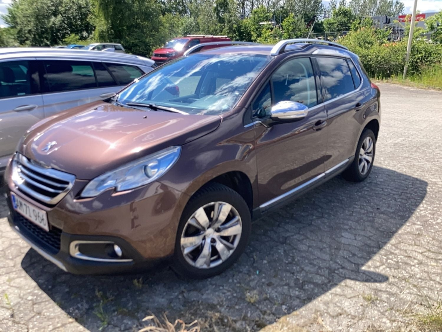 Brun Peugeot 2008 fra 2014