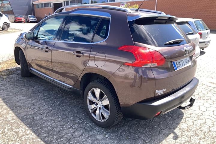 Brun Peugeot 2008 fra 2014