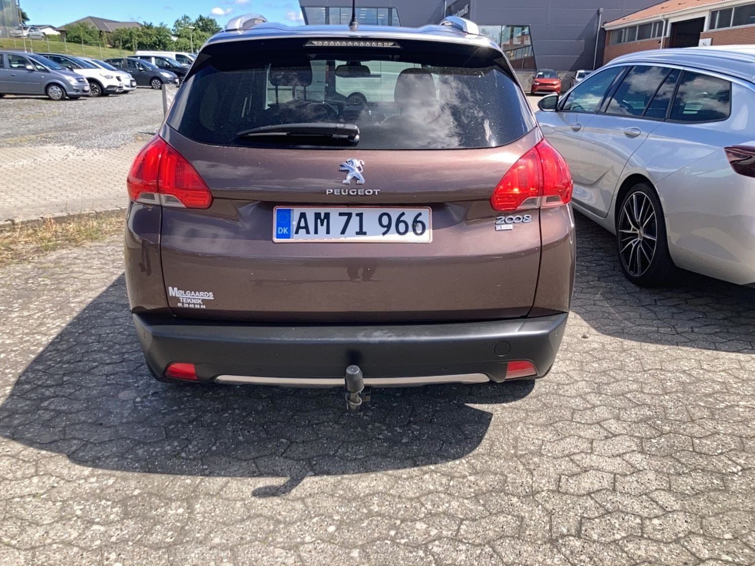 Brun Peugeot 2008 fra 2014