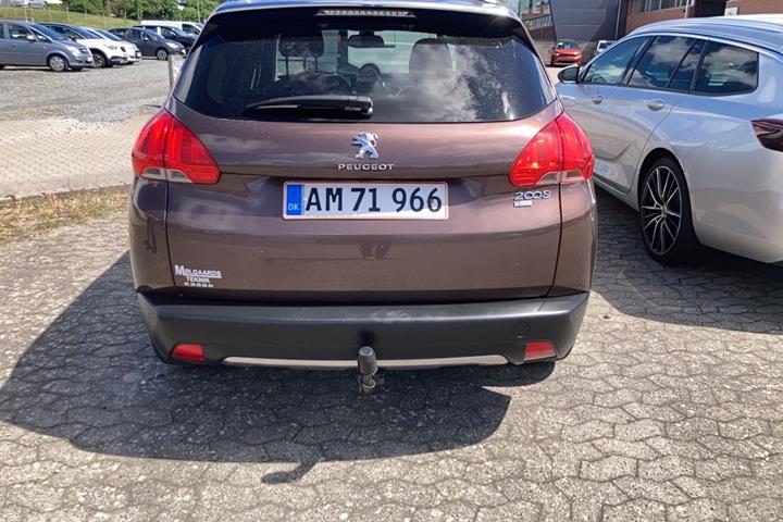 Brun Peugeot 2008 fra 2014