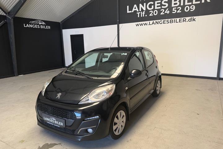Sort Peugeot 107 fra 2014