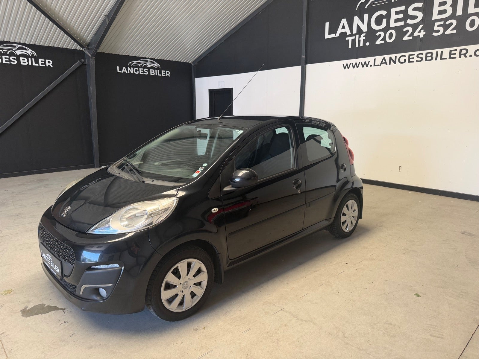 Sort Peugeot 107 fra 2014