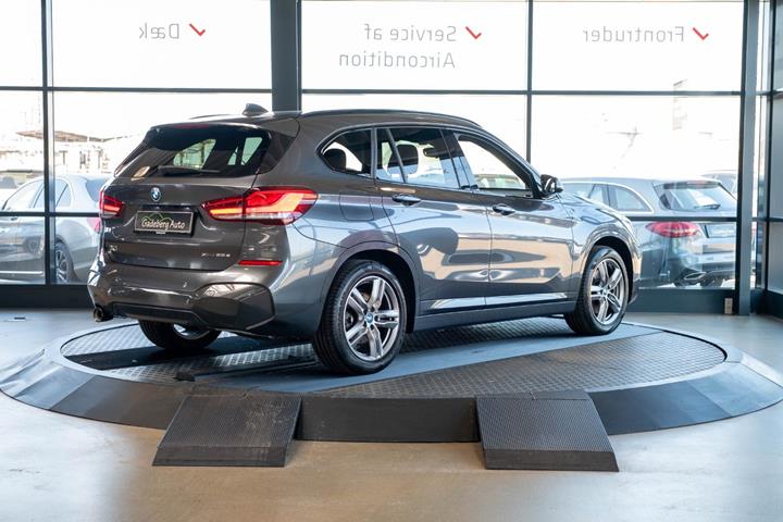 Grå BMW X1 fra 2022