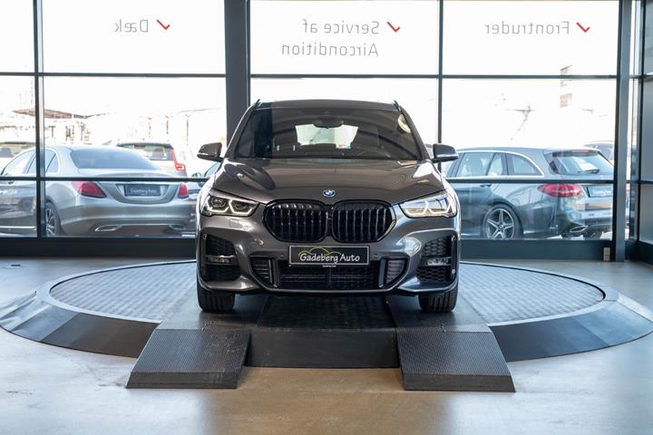 Grå BMW X1 fra 2022