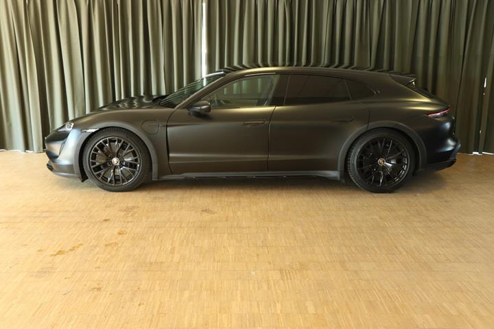 Grøn Porsche Taycan 4 fra 2023