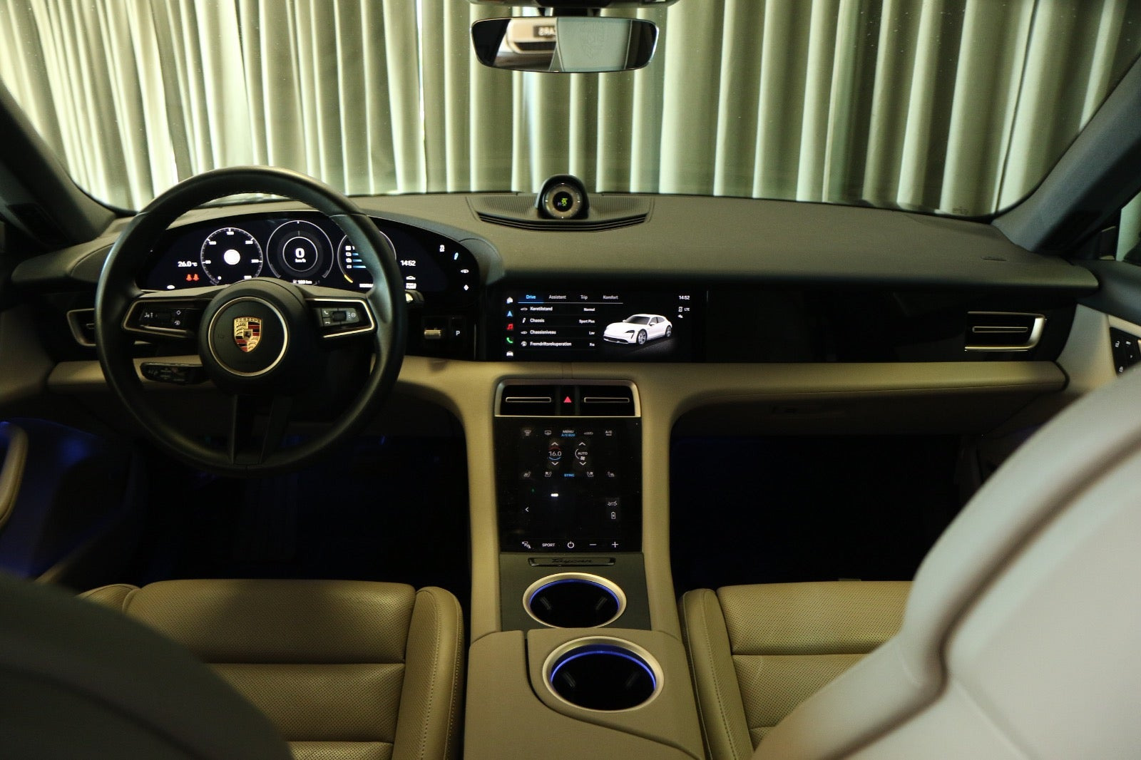Grøn Porsche Taycan 4 fra 2023
