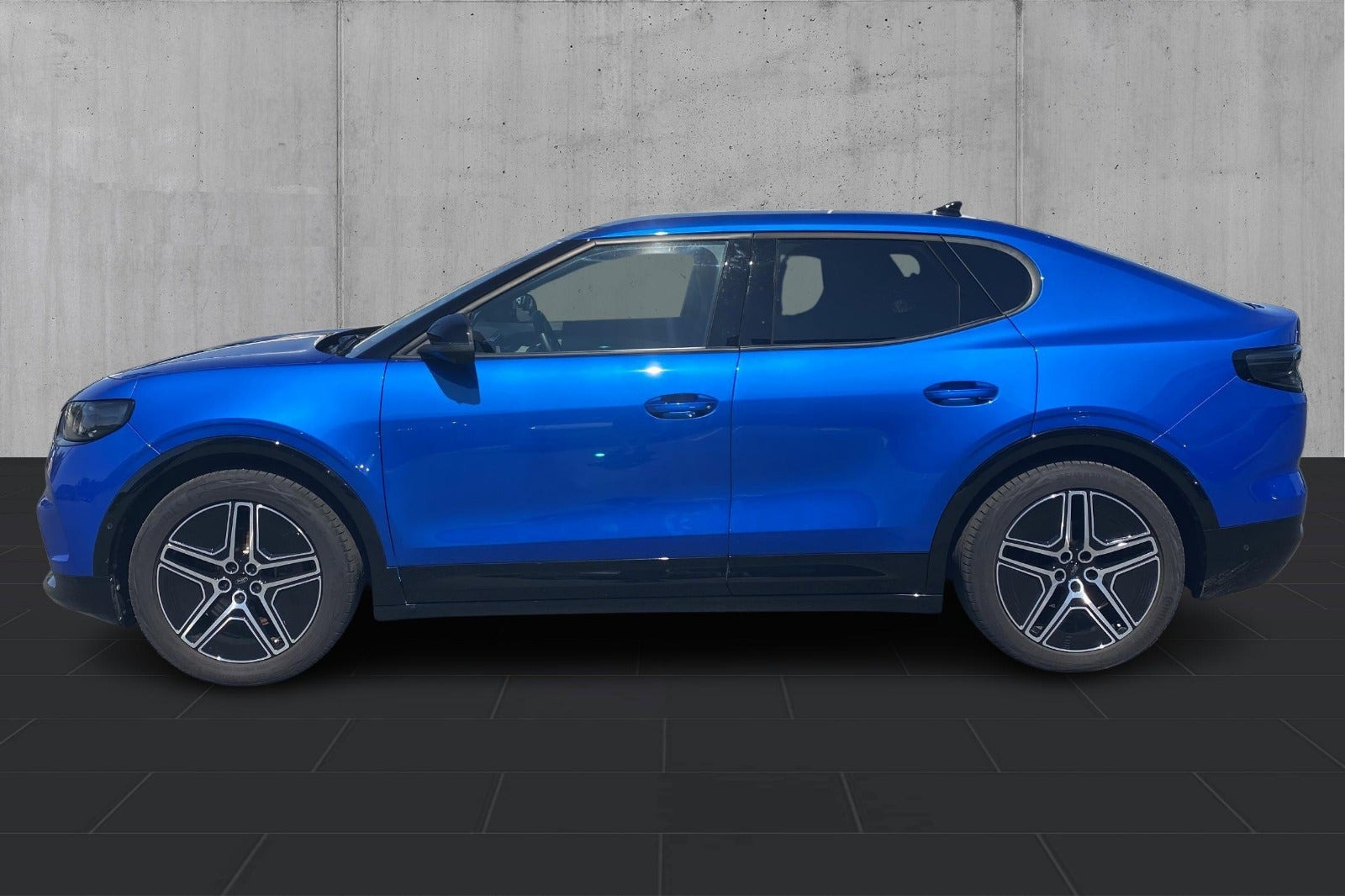 Blå Ford Capri fra 2025