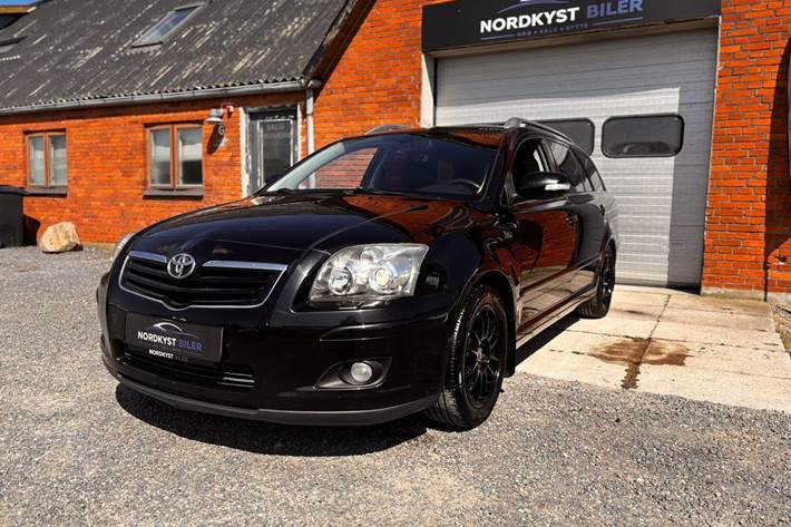 Sort Toyota Avensis fra 2007
