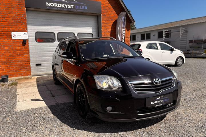 Sort Toyota Avensis fra 2007