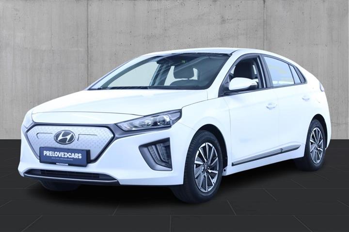 Hvid Hyundai Ioniq fra 2021 set udefra