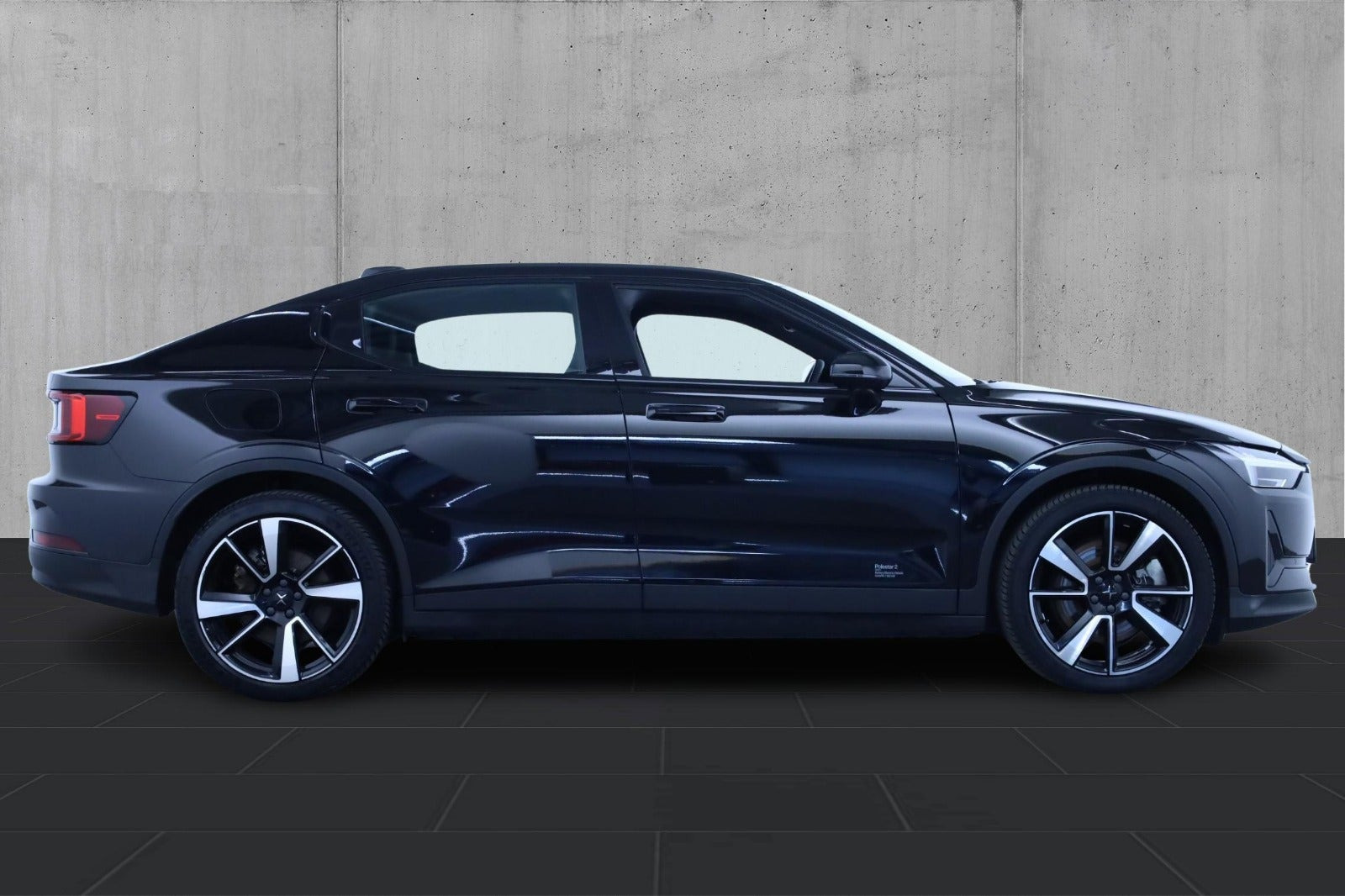 Sort Polestar 2 fra 2023