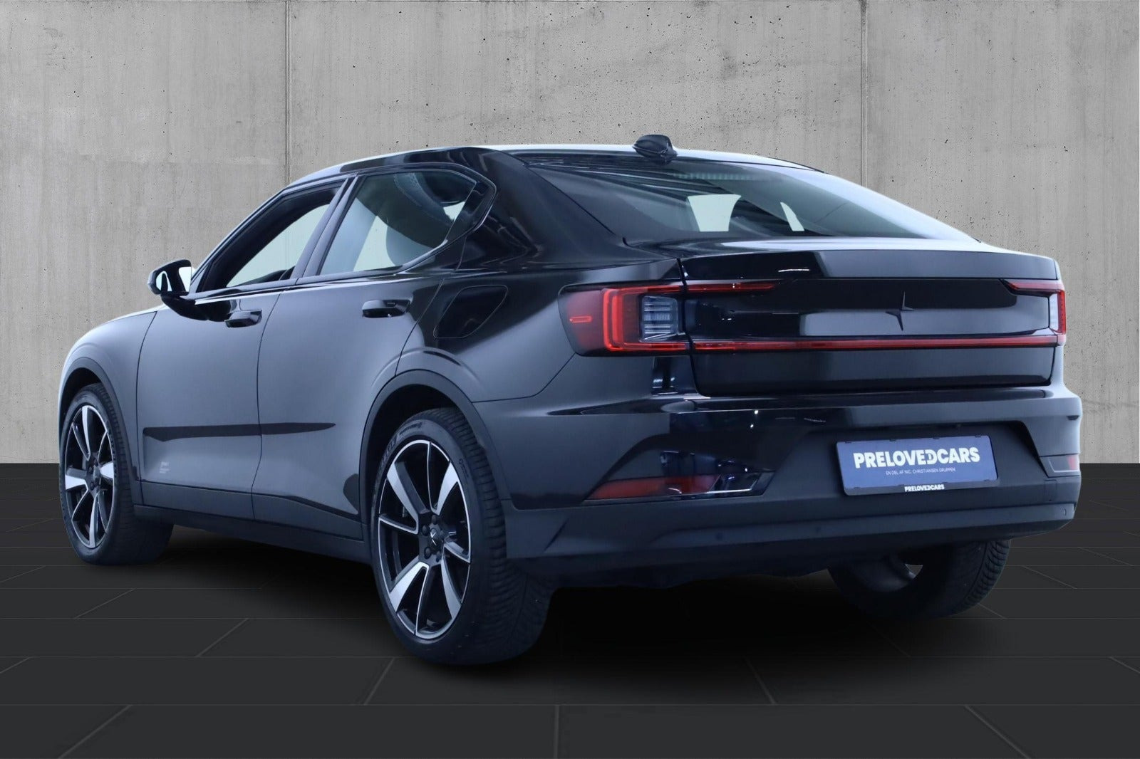 Sort Polestar 2 fra 2023