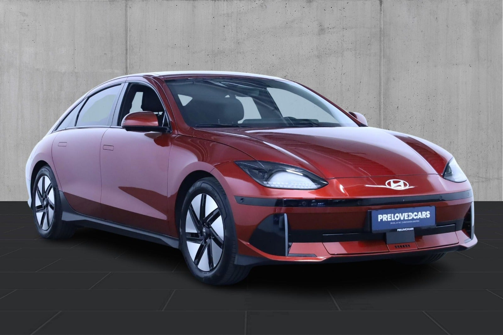 Rød Hyundai Ioniq 6 fra 2023