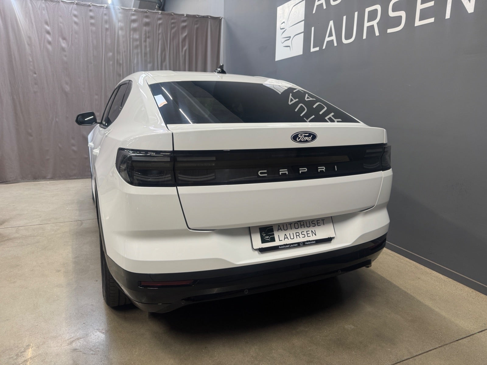 Hvid Ford Capri fra 2025