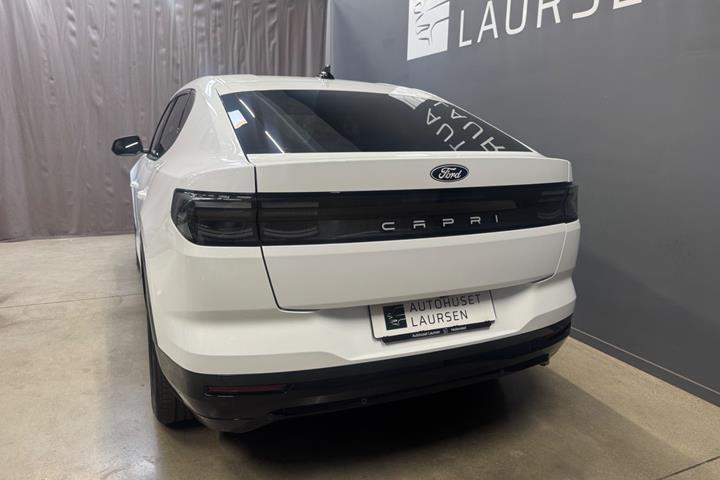 Hvid Ford Capri fra 2025