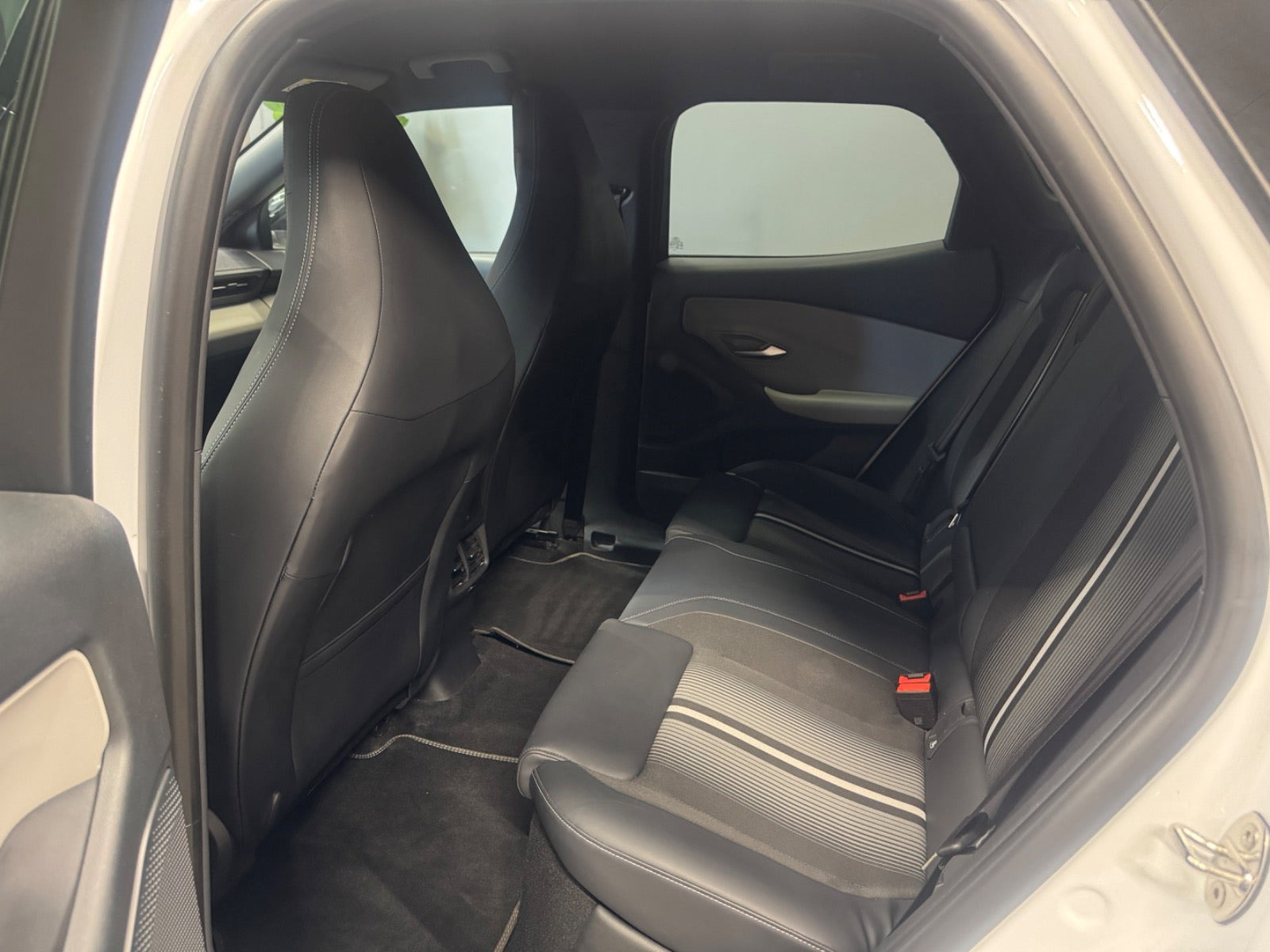 Hvid Ford Capri fra 2025