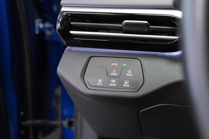 Blå VW ID.4 fra 2023