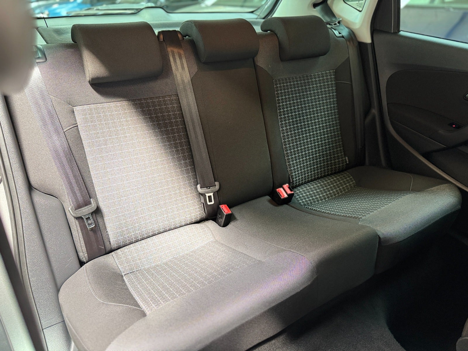 Grå VW Polo fra 2017
