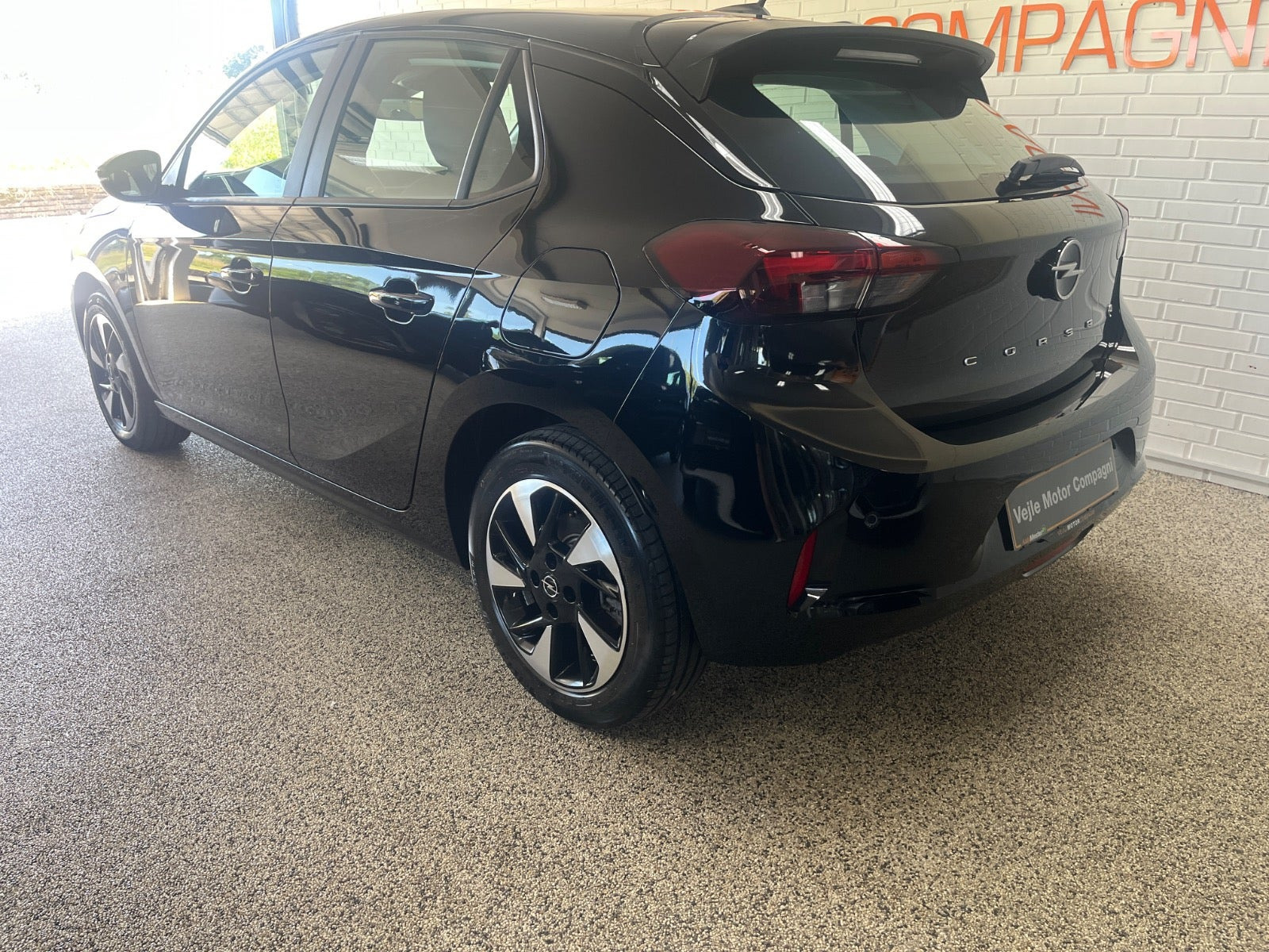 Sort Opel Corsa-e fra 2024