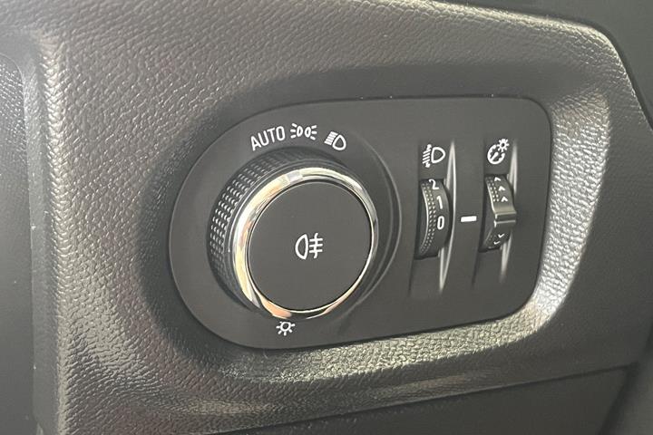 Sort Opel Corsa-e fra 2024