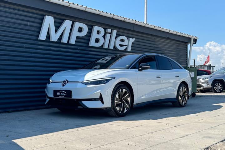 Hvid VW ID.7 fra 2024 set udefra