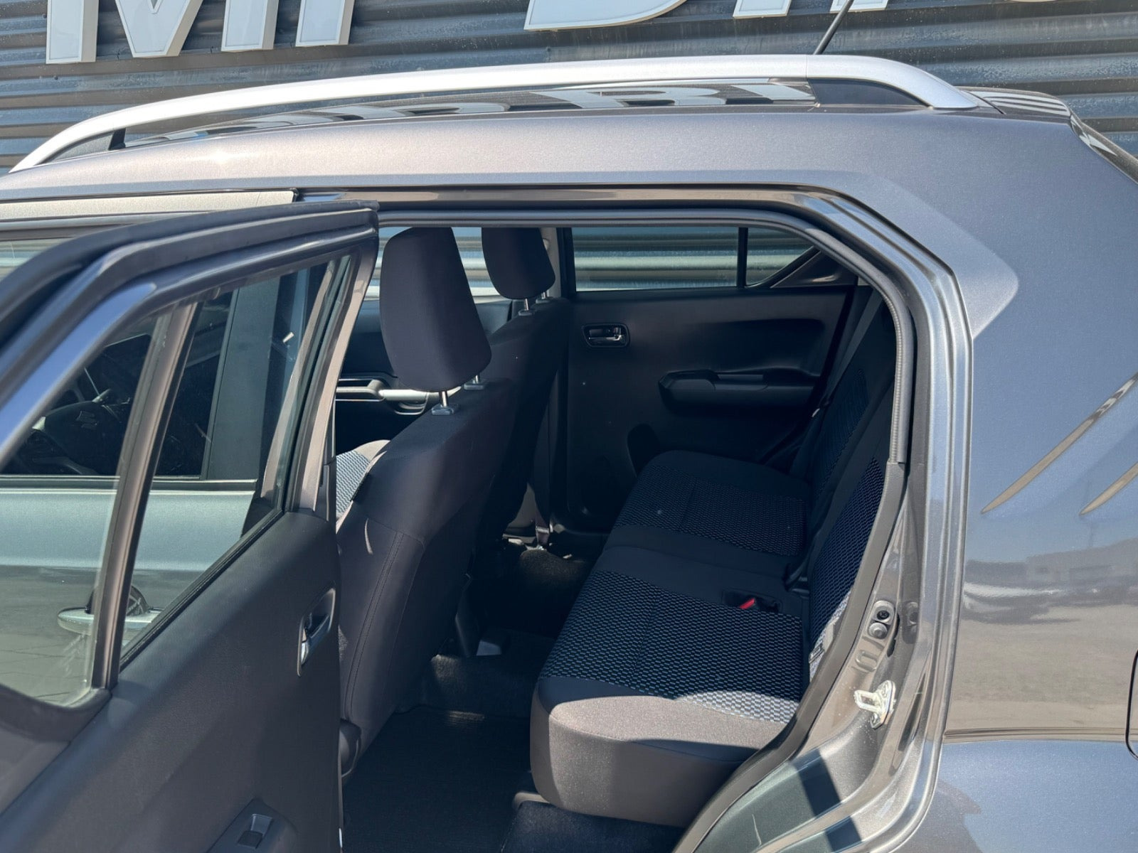 Grå Suzuki Ignis fra 2022