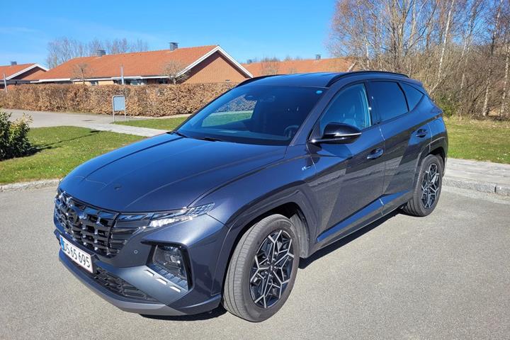 Grå Hyundai Tucson fra 2023