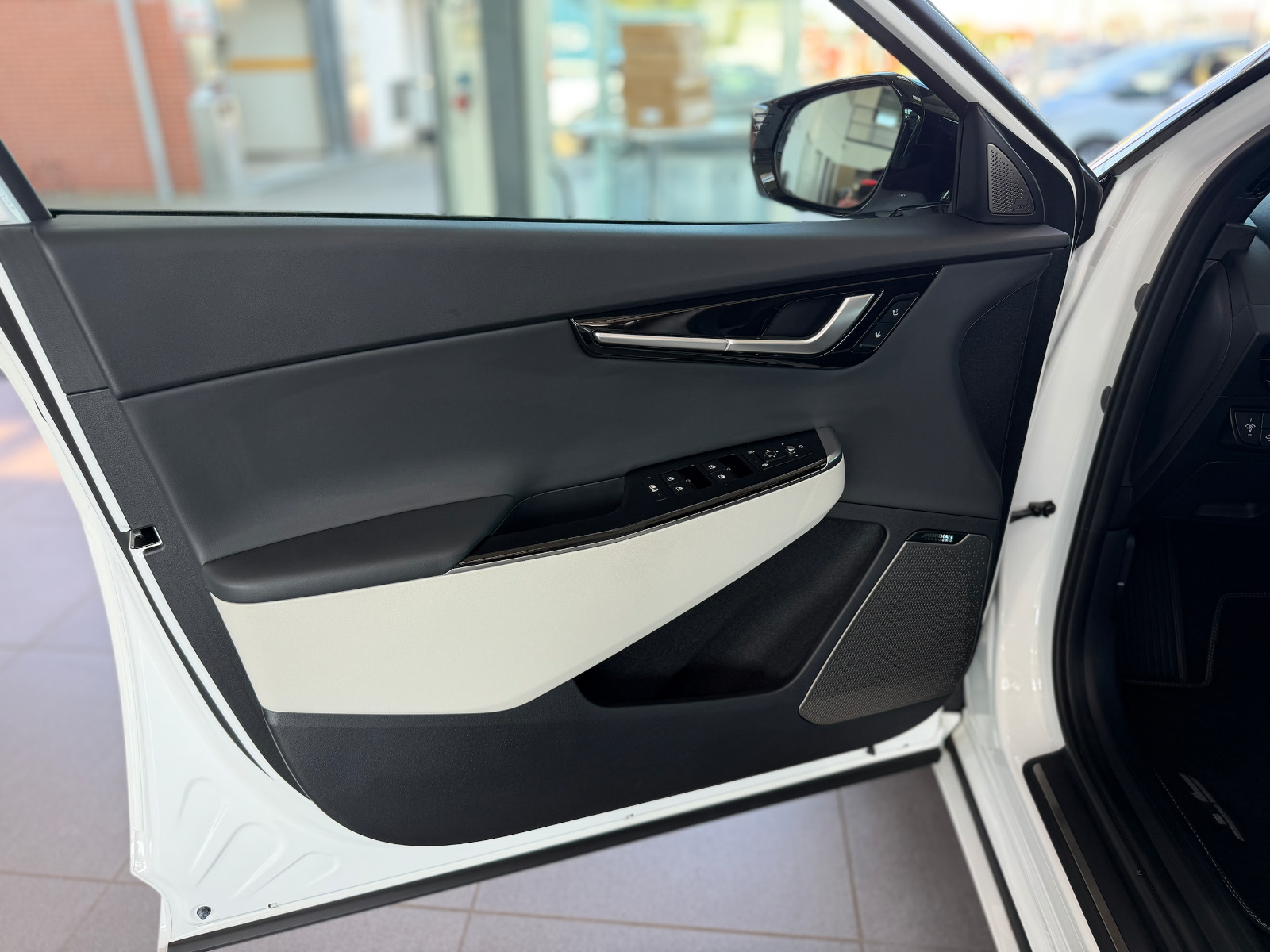 Hvid Kia EV6 fra 2024