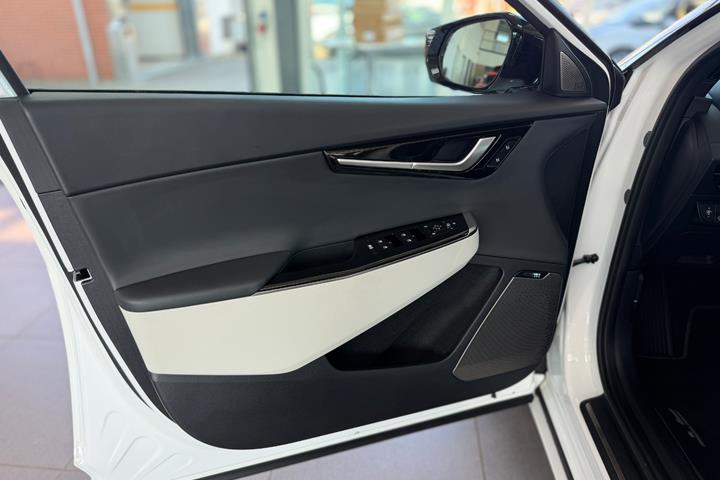 Hvid Kia EV6 fra 2024
