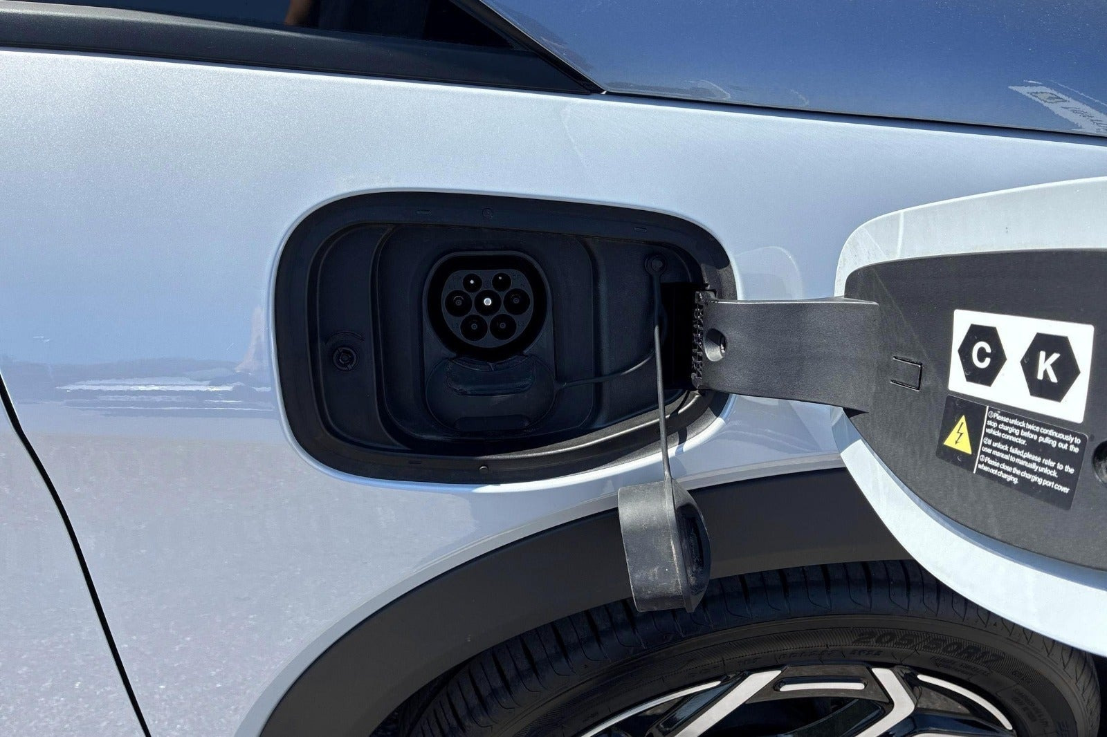 Grå BYD Dolphin fra 2023
