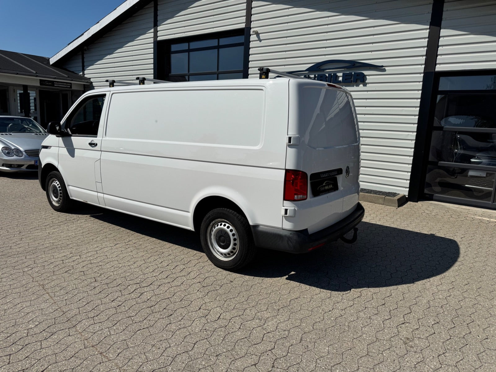 Hvid VW Transporter fra 2020