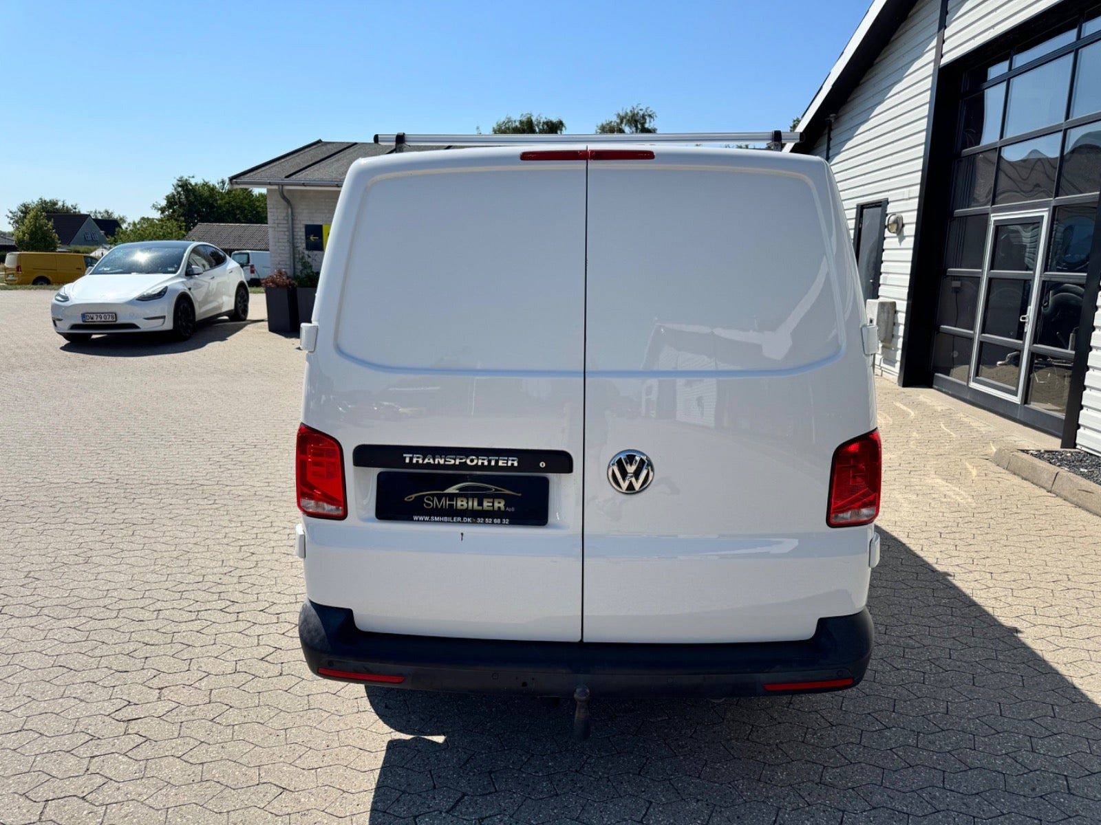 Hvid VW Transporter fra 2020