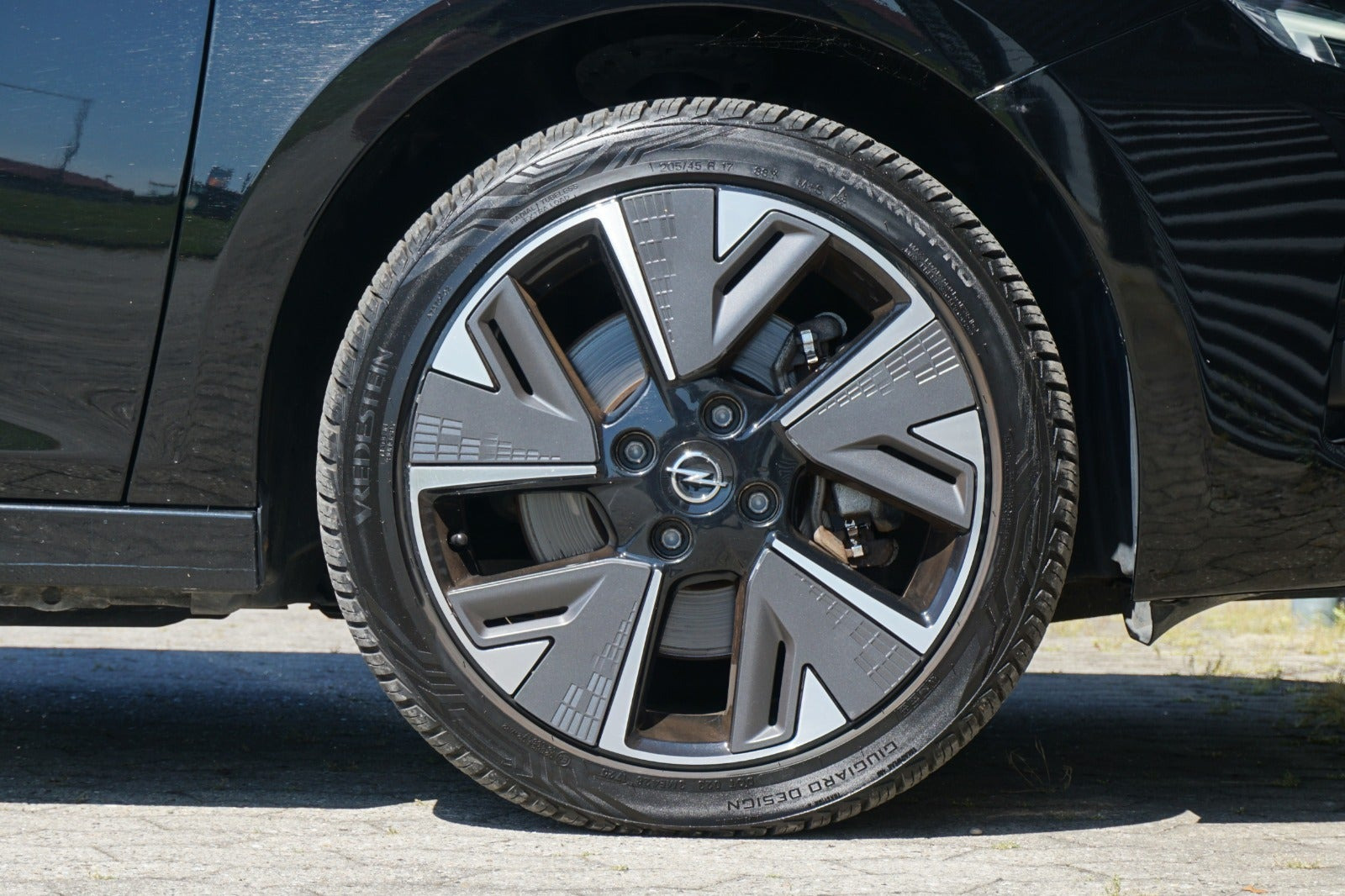 Sort Opel Corsa-e fra 2021