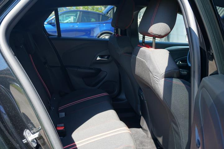 Sort Opel Corsa-e fra 2021