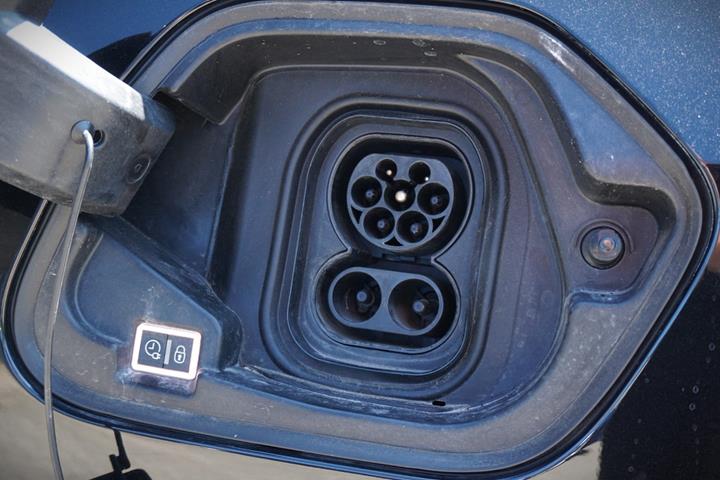 Sort Opel Corsa-e fra 2021