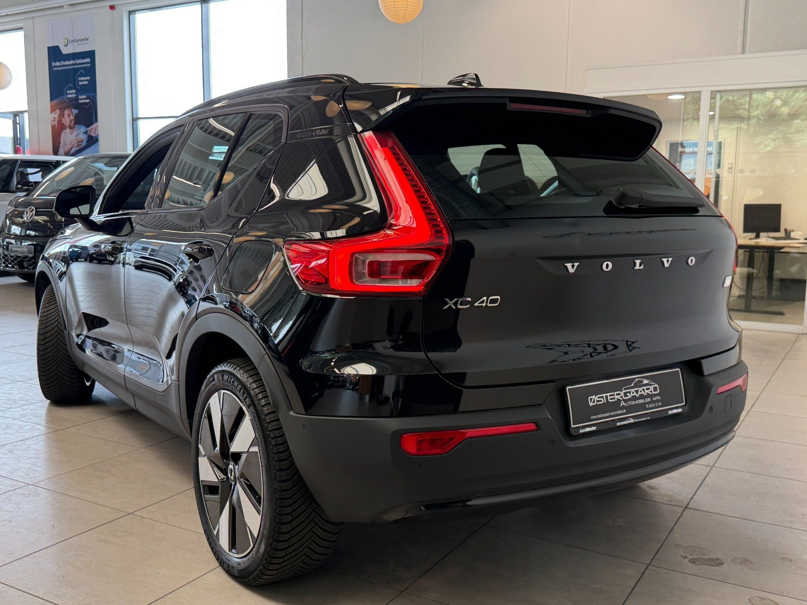 Sort Volvo XC40 fra 2023