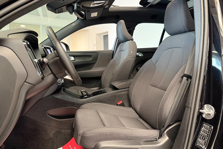 Sort Volvo XC40 fra 2023