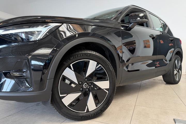 Sort Volvo XC40 fra 2023