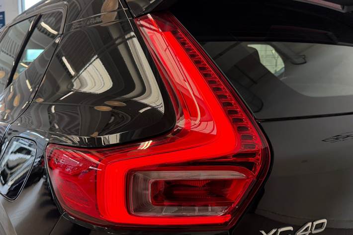 Sort Volvo XC40 fra 2023
